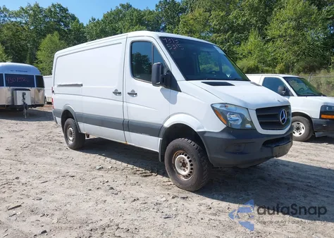 2015 Mercedes-Benz Sprinter 2500 Normal Roof z USA, uszkodzony, nr VIN WD3FE7CC1FP169044